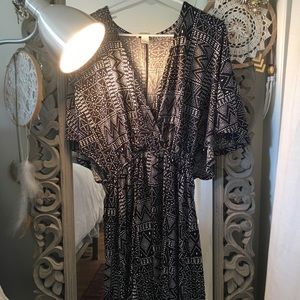 Never worn h&m v-neck dress.